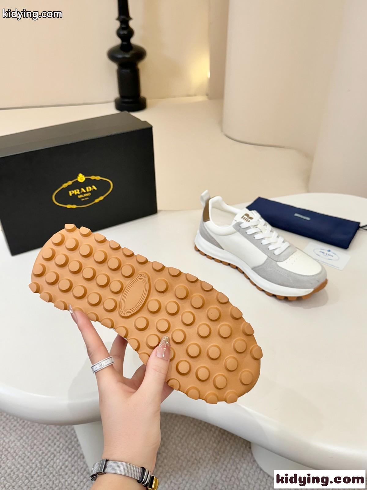 プラダ スニーカー 偽物 カジュアル 洗練された レースアップ メンズシューズ-3