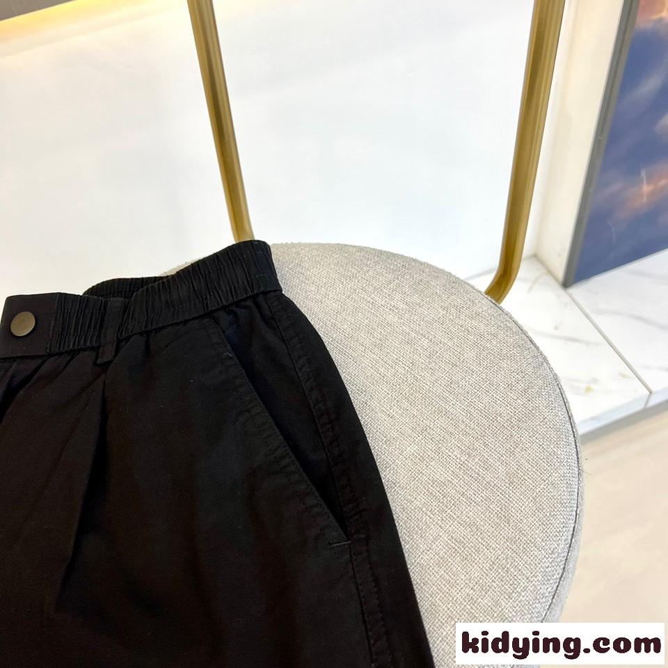 シンプル 合わせやすい モンクレール パンツ コピー ショートパンツ ブラック-1