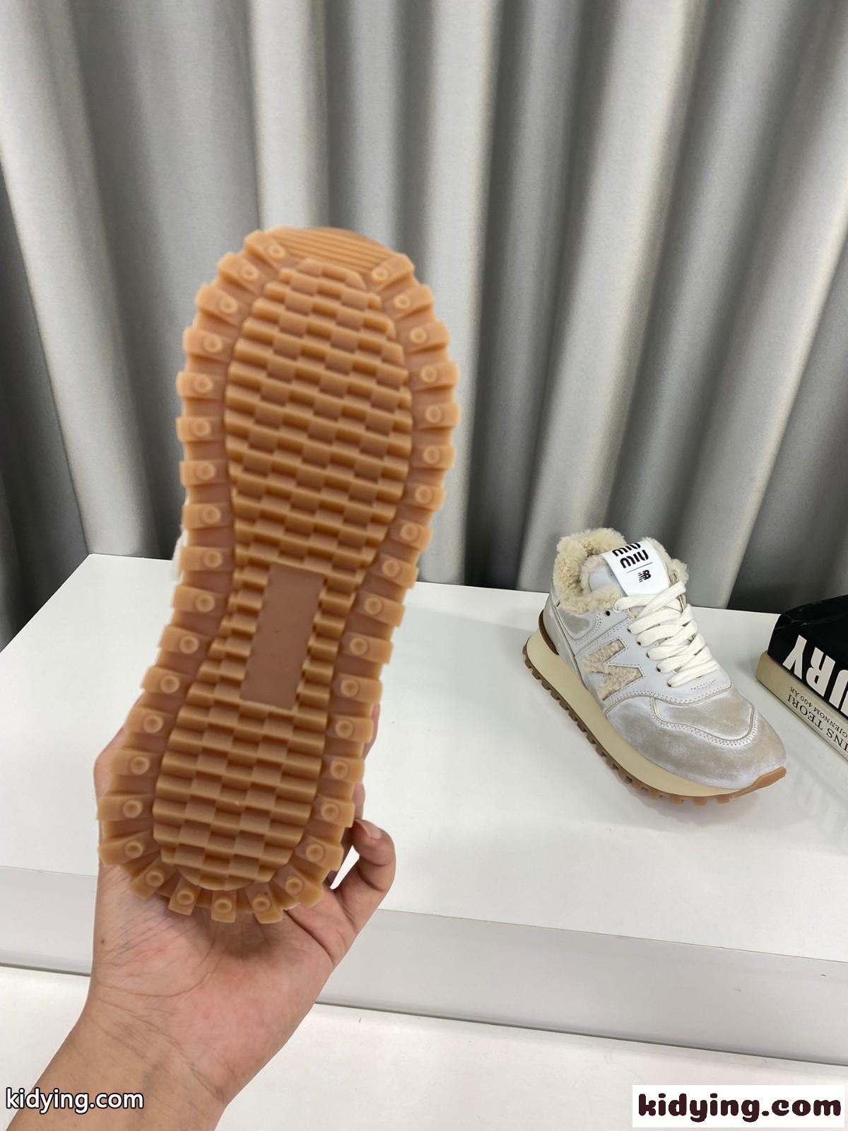 New Balance x Miu Miu ボアスニーカー ミュウミュウ スニーカー コピー レディース グレー-3