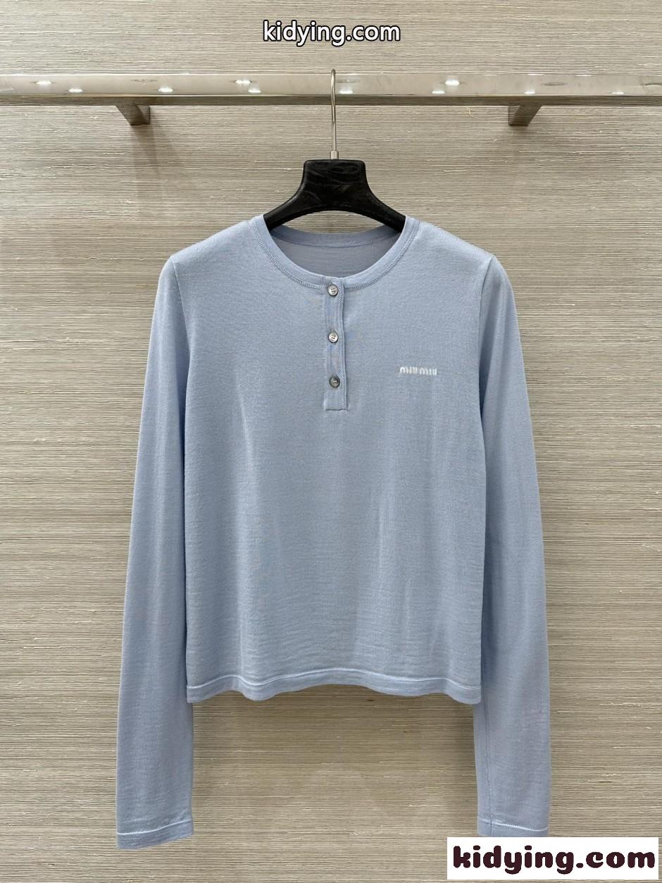 ロゴ入り ヘンリーネック カシミヤ トップス ミュウミュウ Tシャツ コピー ライトブルー-1