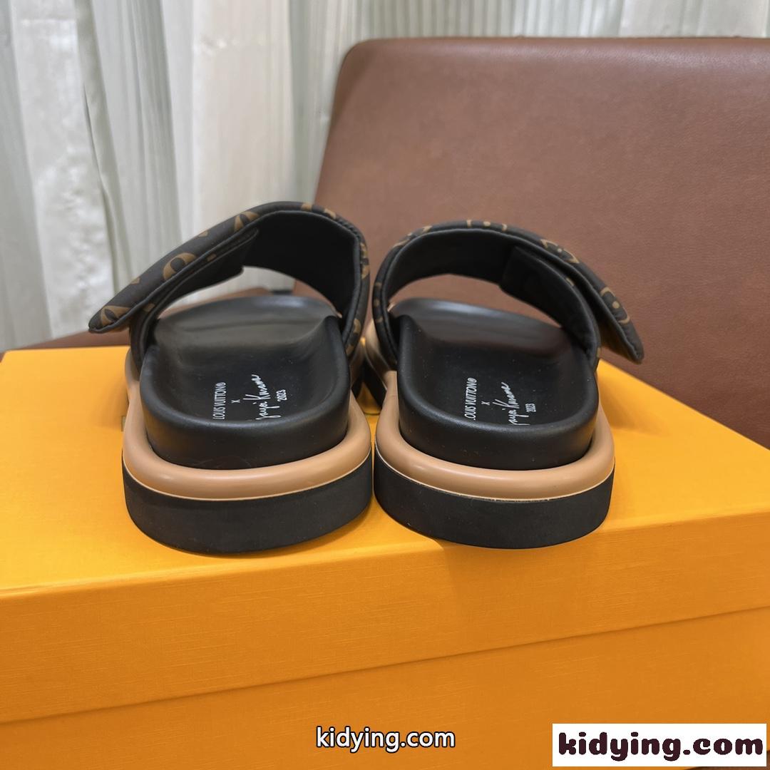 LV × YK プールピロー・ライン ミュール ルイ・ヴィトン サンダル コピー レディース-1