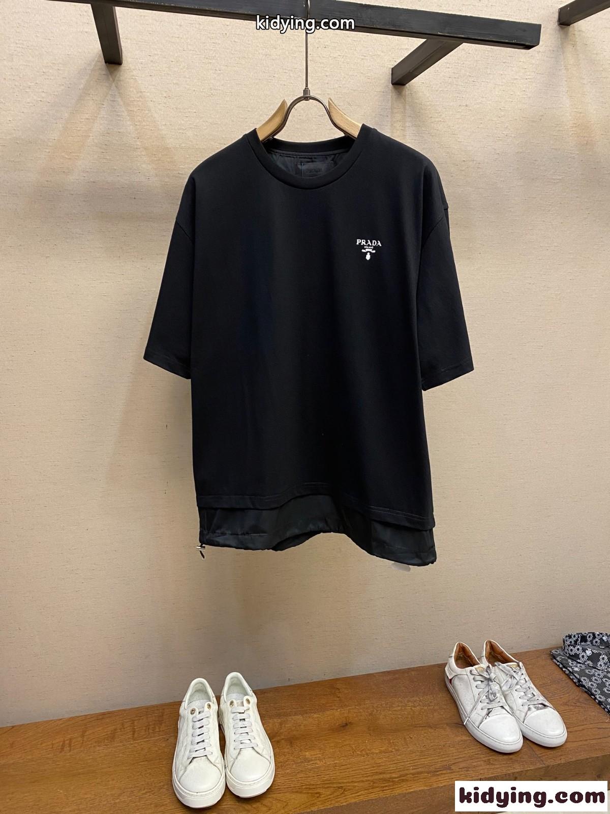 おしゃれ オーバーサイズ 半袖Tシャツ プラダ Tシャツ コピー クルーネック ブラック-0
