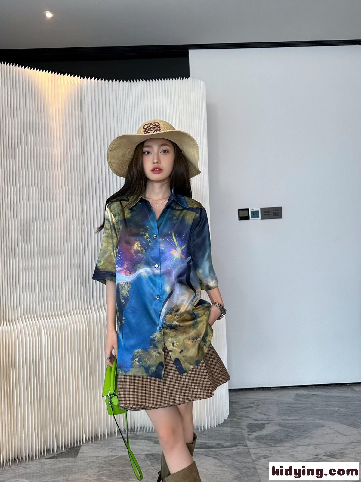 LOEWE × ハウルの動く城 星の子 プリント シルク 半袖 トップス ロエベ シャツ コピー-4