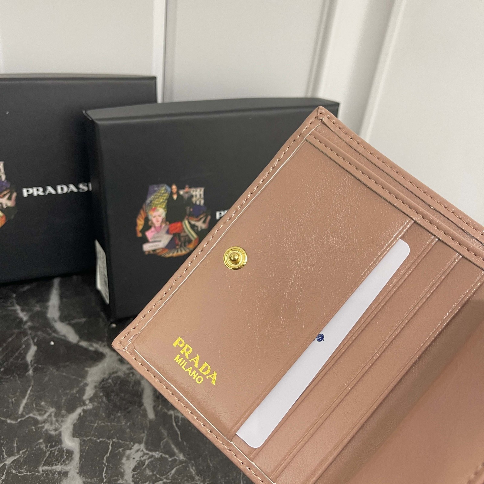 シンプル 上品 コンパクトウォレット プラダ 財布 コピー 二つ折り財布 ピンク-5