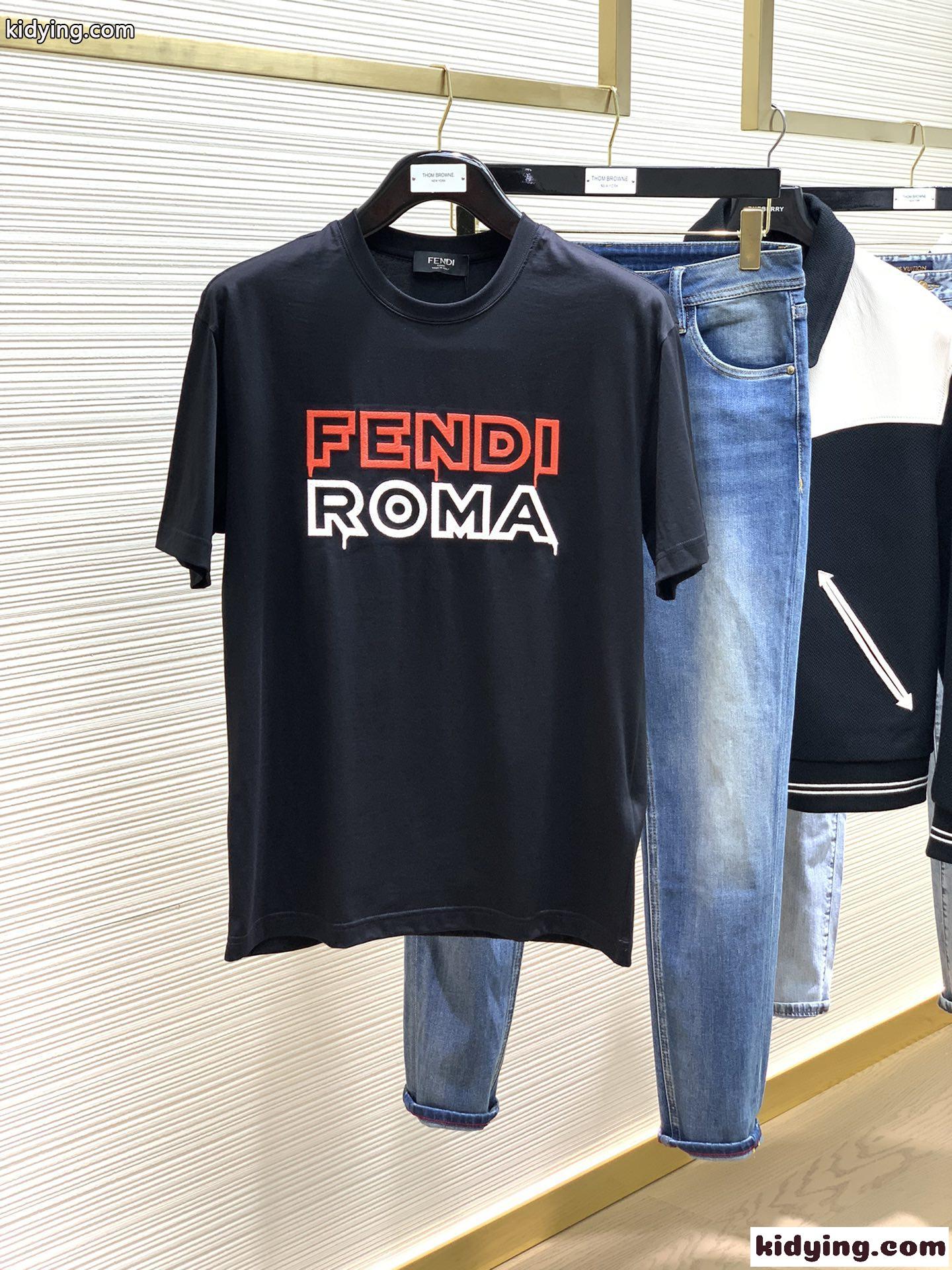 シンプル お洒落 クルーネック ロゴ入り フェンディ Tシャツ コピー コットン 半袖 トップス ブラック-1