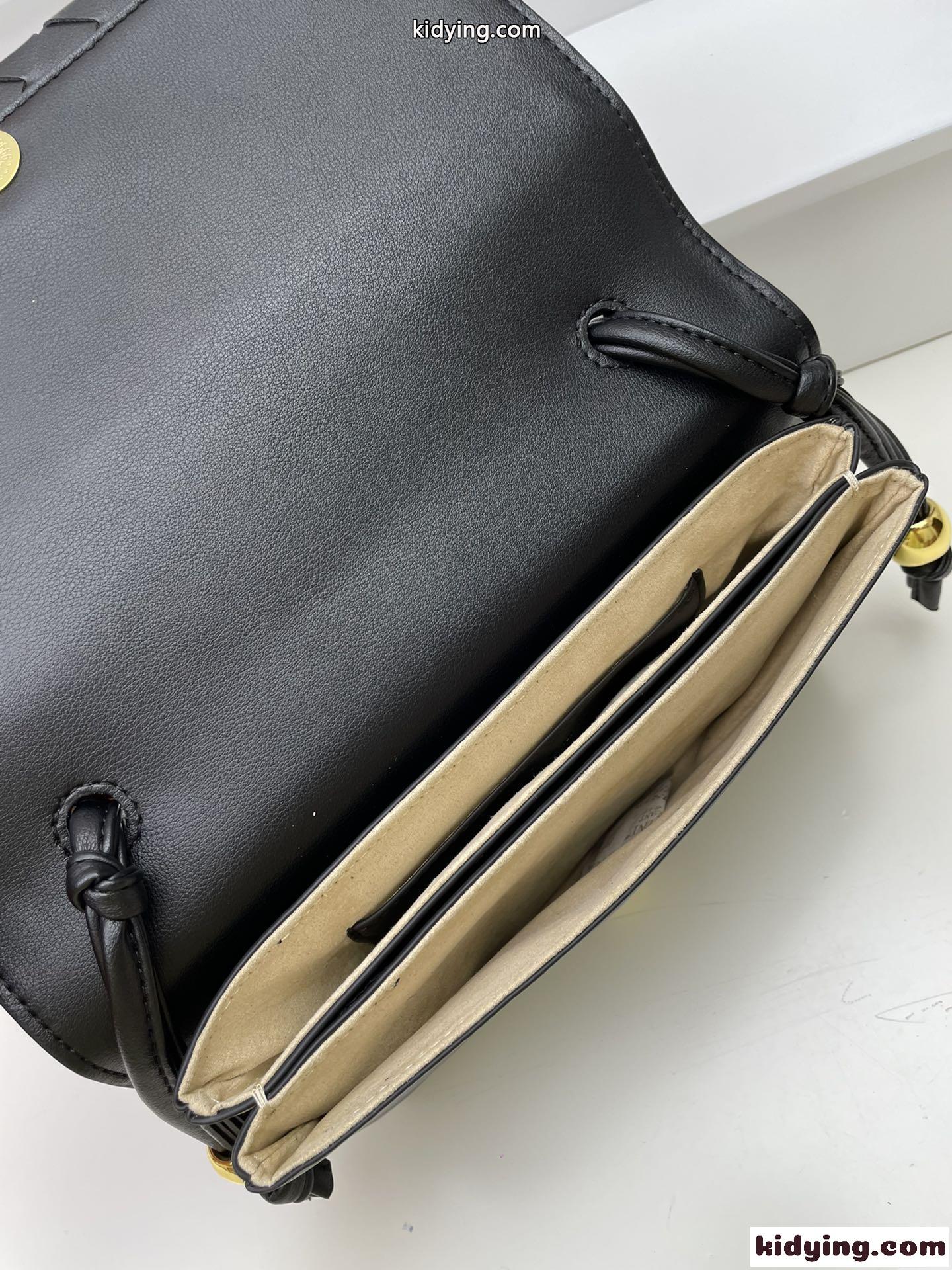 23SS Trio Pouch トリオ ポーチ ストラップ バッグ ボッテガ・ヴェネタ バッグ コピー ブラック-4
