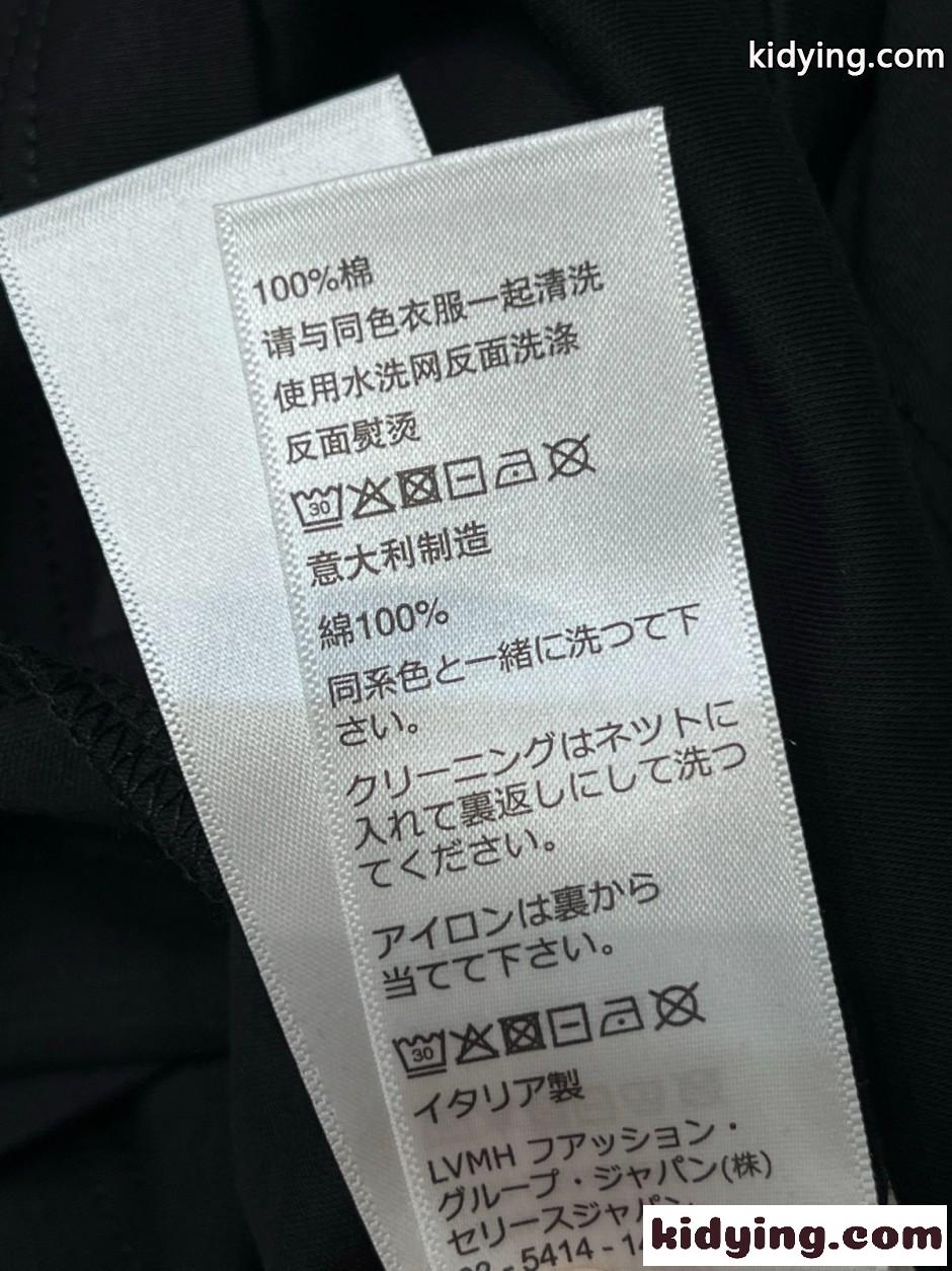 カジュアル おしゃれ コットン 半袖Tシャツ セリーヌ Tシャツ 偽物 ブラック-4