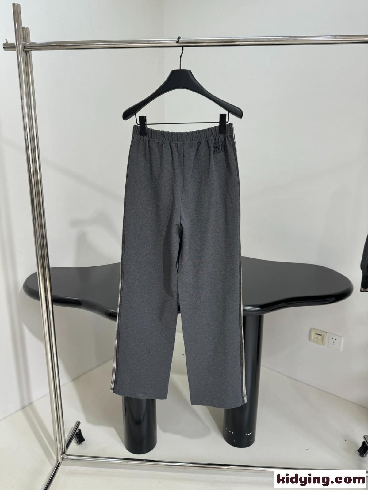 ミュウミュウ パンツ コピー ロングパンツ スポーティー 上品 カジュアルパンツ-1