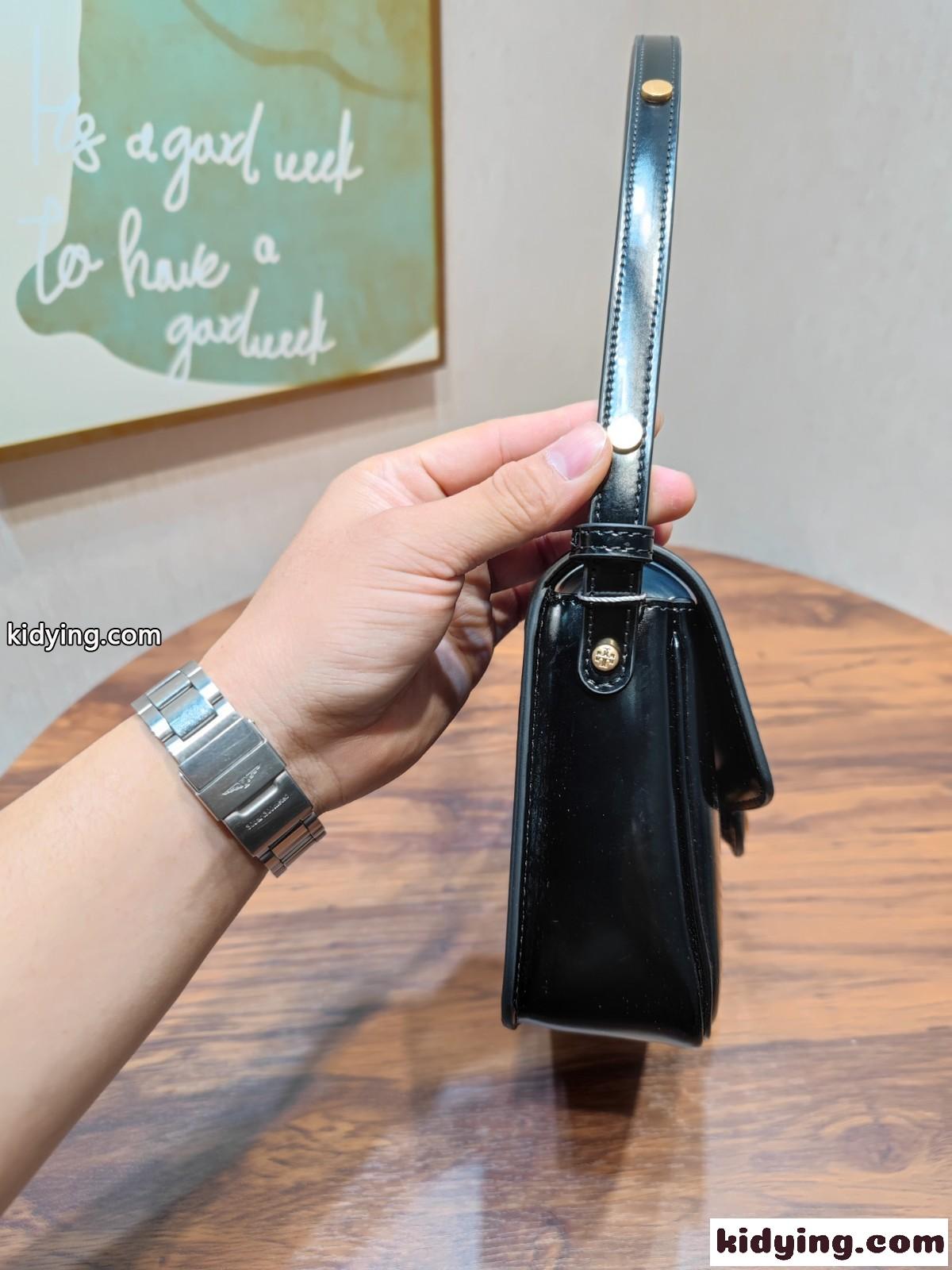 上品 パテントレザー ロビンソンバッグ トリーバーチ バッグ コピー レディース ショルダーバッグ ブラック-2