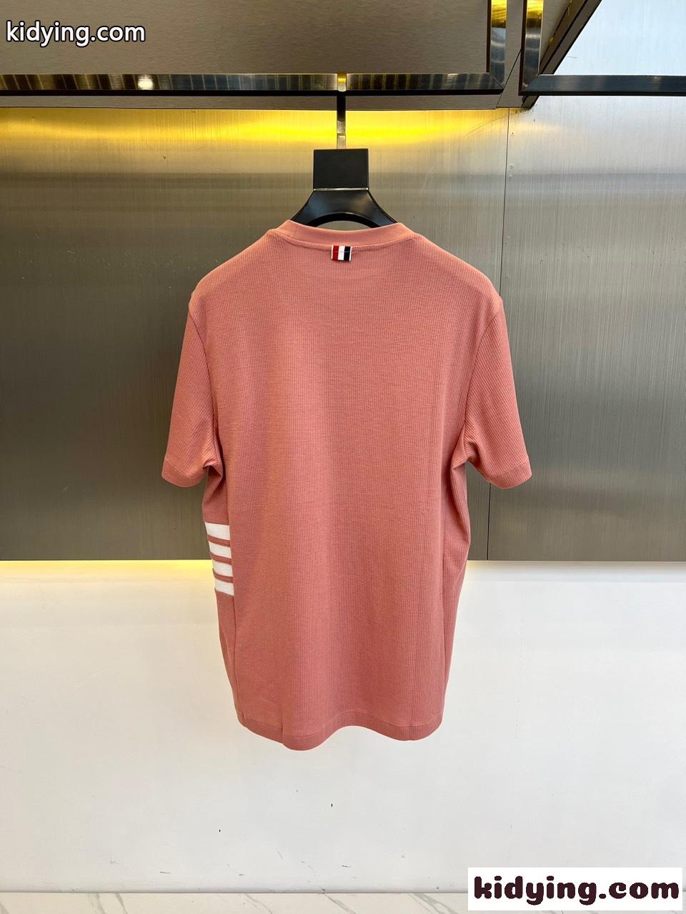 着心地いい 半袖Tシャツ トムブラウン Tシャツ スーパーコピー ピンク-3