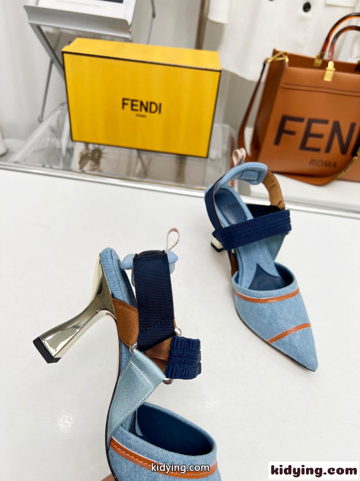 コリブリ スリングバックシューズ フェンディ サンダル コピー ハイヒール 刺繍-4