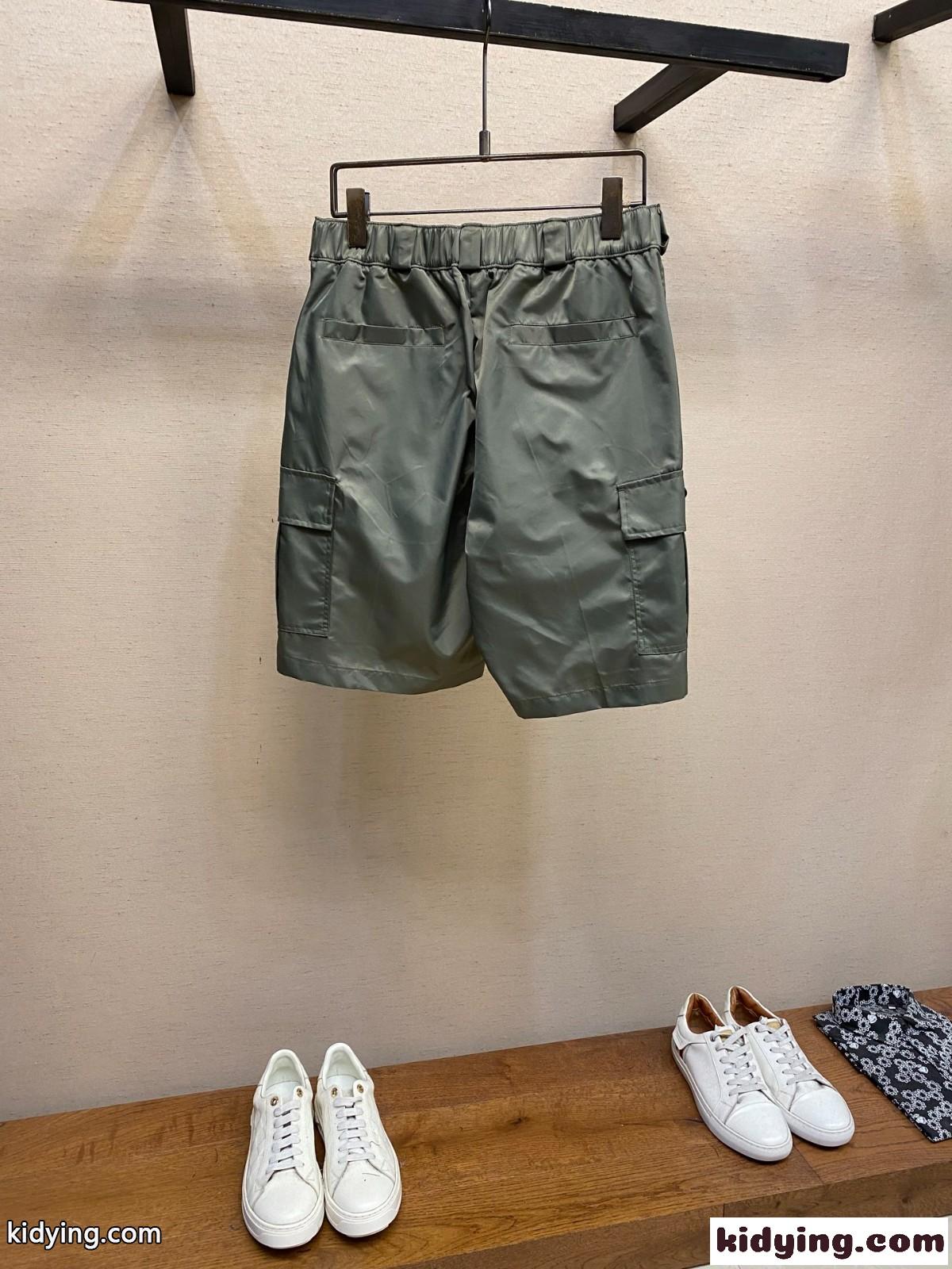 定番 カジュアル ナイロン ショートパンツ プラダ パンツ コピー グリーン-1