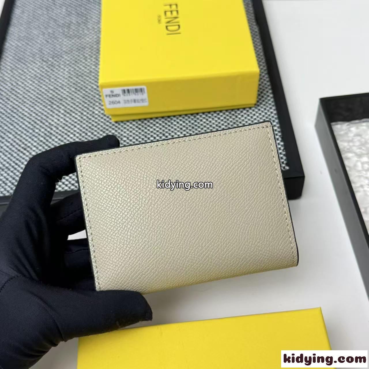 シンプル コンパクト 二つ折り財布 フェンディ 財布 スーパーコピー グレー-0