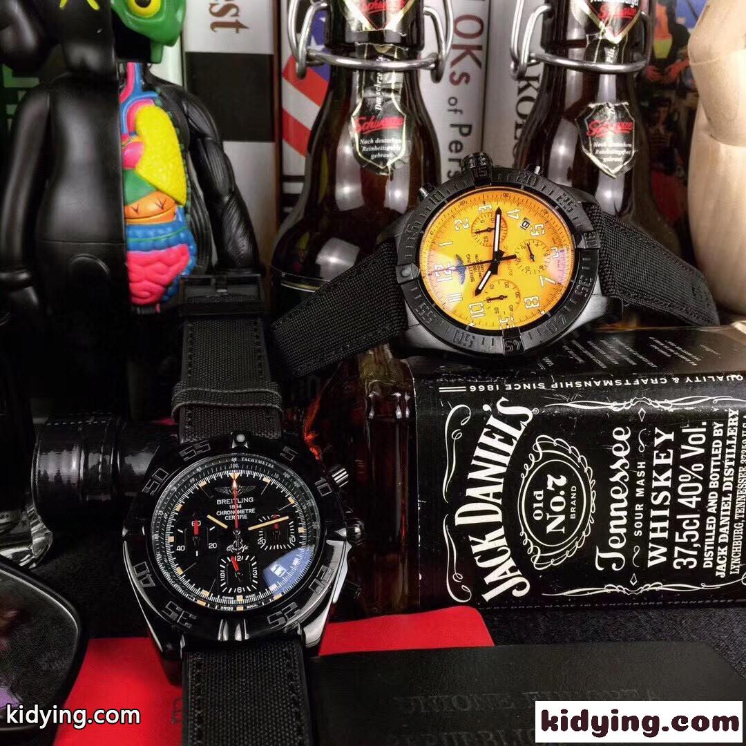 ブライトリング 人気 コピー Breitling アベンジャーズシリーズ アベンジャーズブラックバード偵察機は 歴史を変える使.命を担っている-1