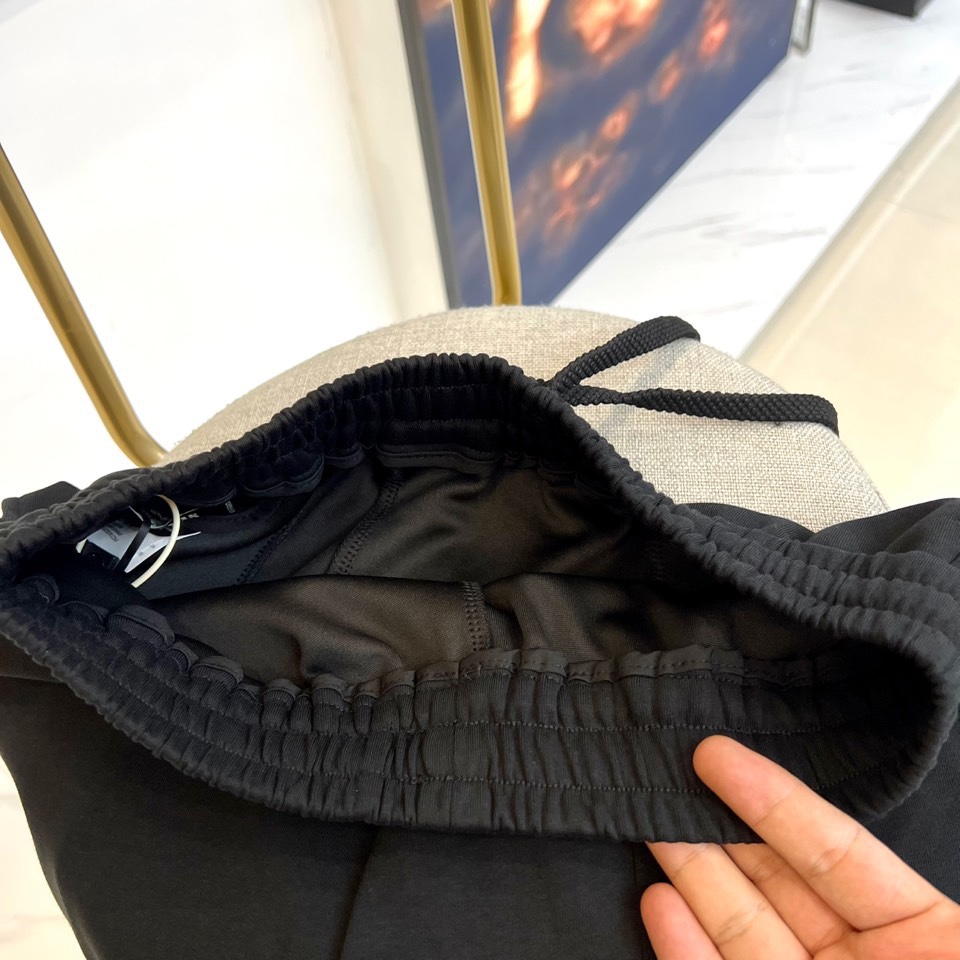 定番 カジュアル ショートパンツ ルイ・ヴィトン パンツ 偽物 ブラック-3