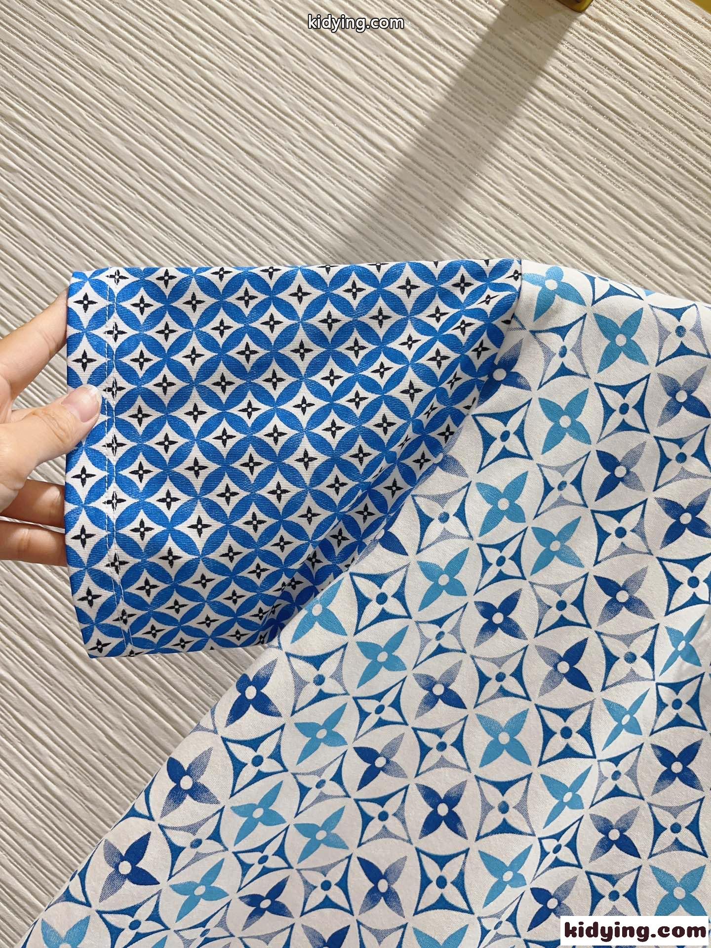 定番 モノグラムフラワータイルTシャツ ルイ・ヴィトン Tシャツ コピー 半袖-1