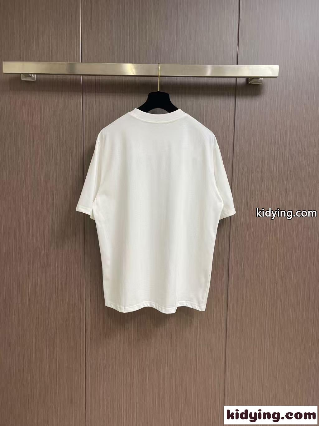 目を引く ロゴプリント クルーネック 半袖Tシャツ セリーヌ Tシャツ コピー コットン-2
