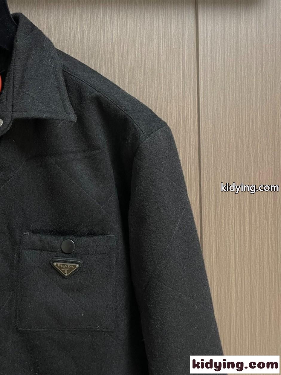 カジュアル 上品 プラダ パデッド カシミヤ シャツ スーパーコピー トライアングルロゴ-2