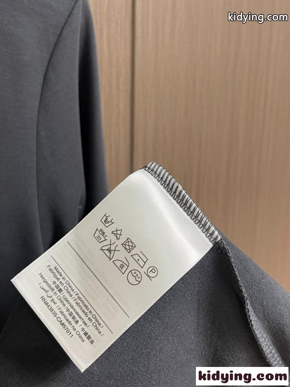 シンプル 洗練された コットン 長袖Tシャツ ロエベ Tシャツ 偽物 グレー-3