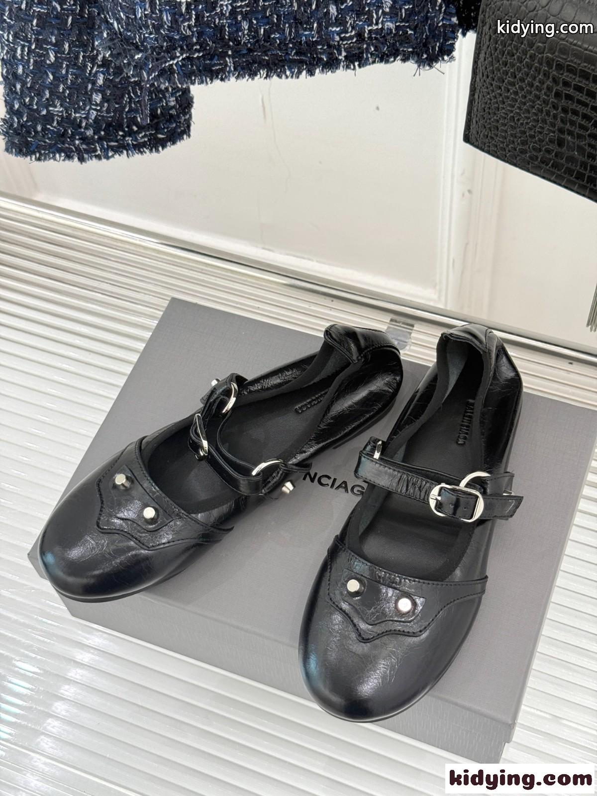 大人気 バレンシアガ シティ レザー バレリーナ シューズ スーパーコピー フラットシューズ ブラック-1