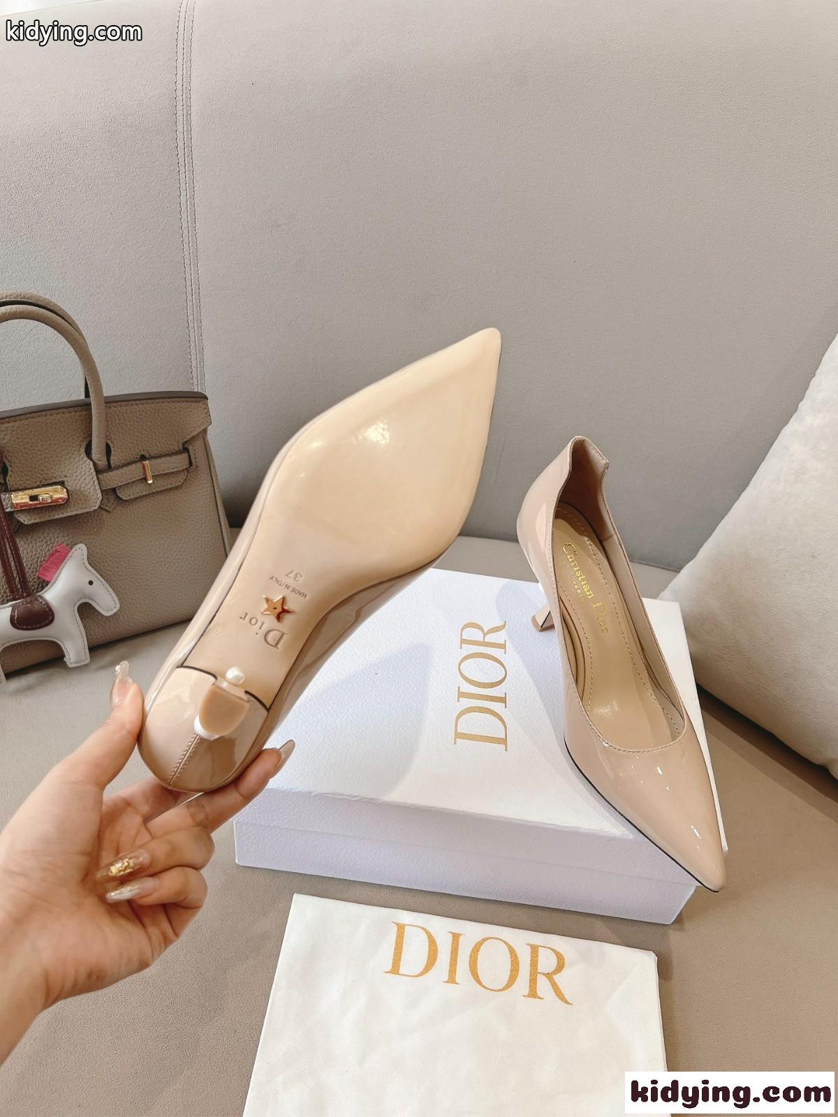 女子力アップ パテントレザー Dior Tribales パンプス クリスチャン・ディオール パンプス コピー ベージュ-2