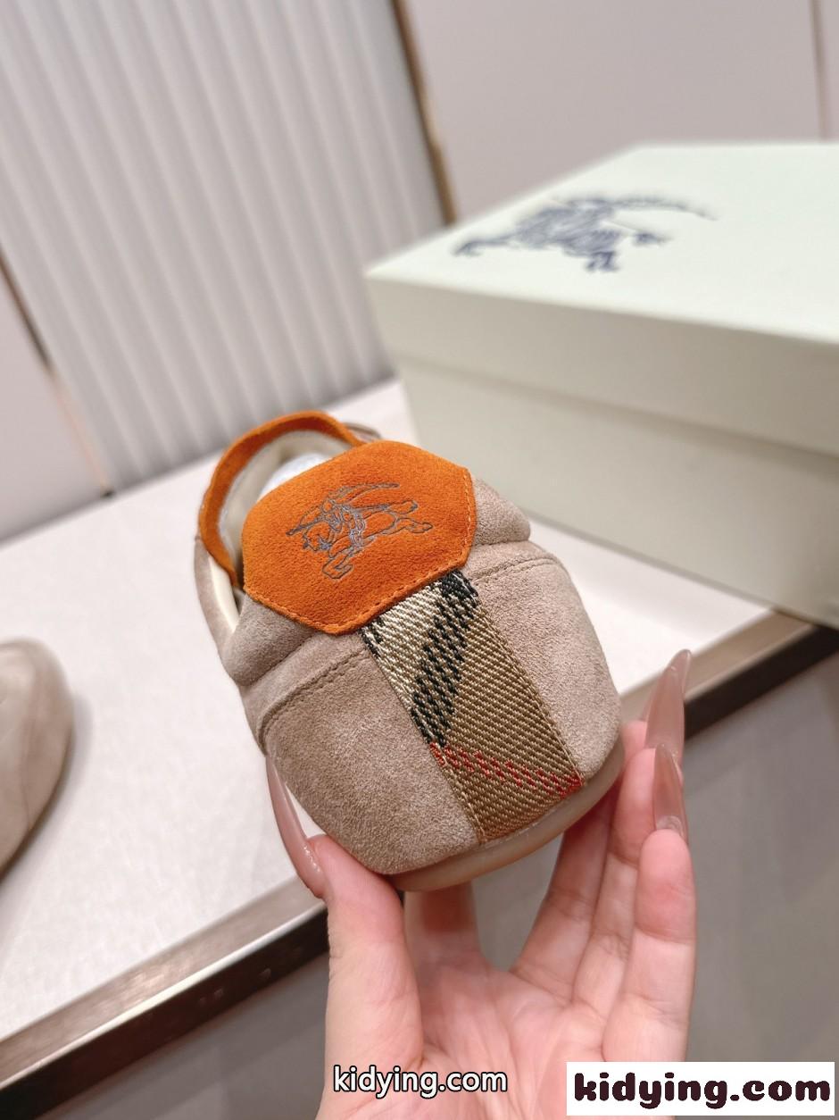 バーバリー スーパーコピー シンプル 上品 スエード ナイトランナー スニーカー-4