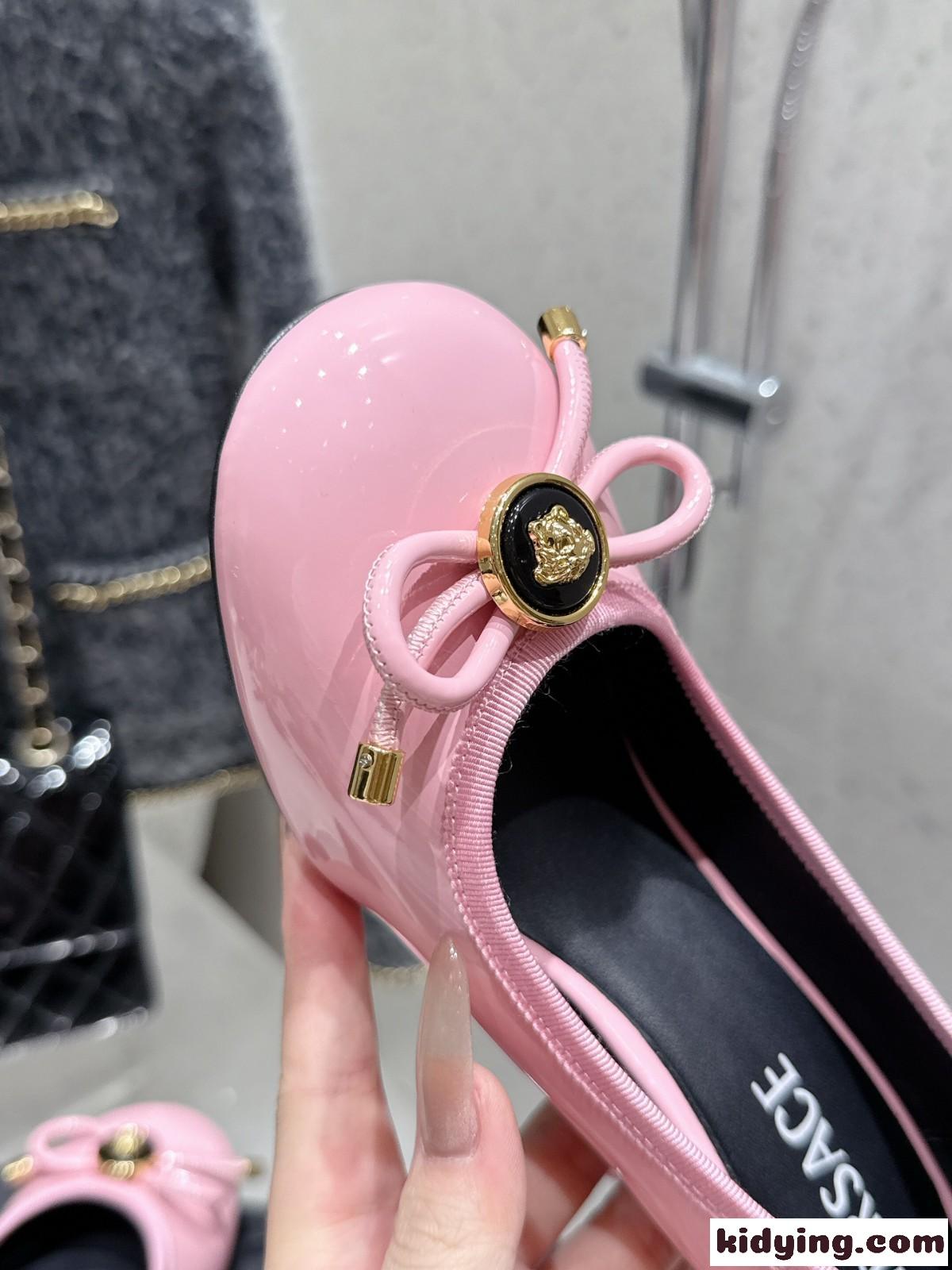 オペラ ボウ パテント パンプス ヴェルサーチェ スーパーコピー ハイヒール ピンク-0