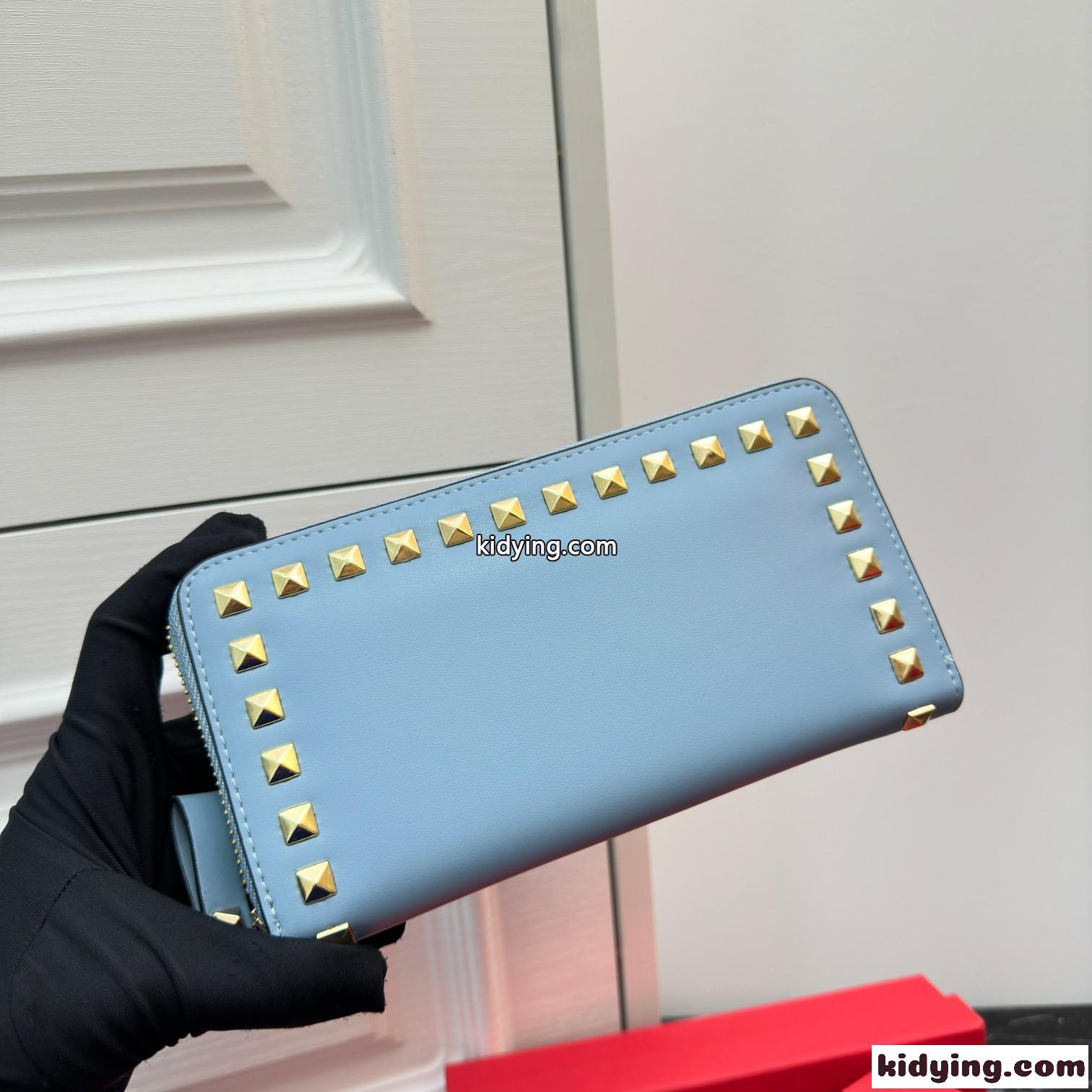 ロックスタッズ カーフスキン ジップウォレット ヴァレンティノ 財布 コピー ブルー-2