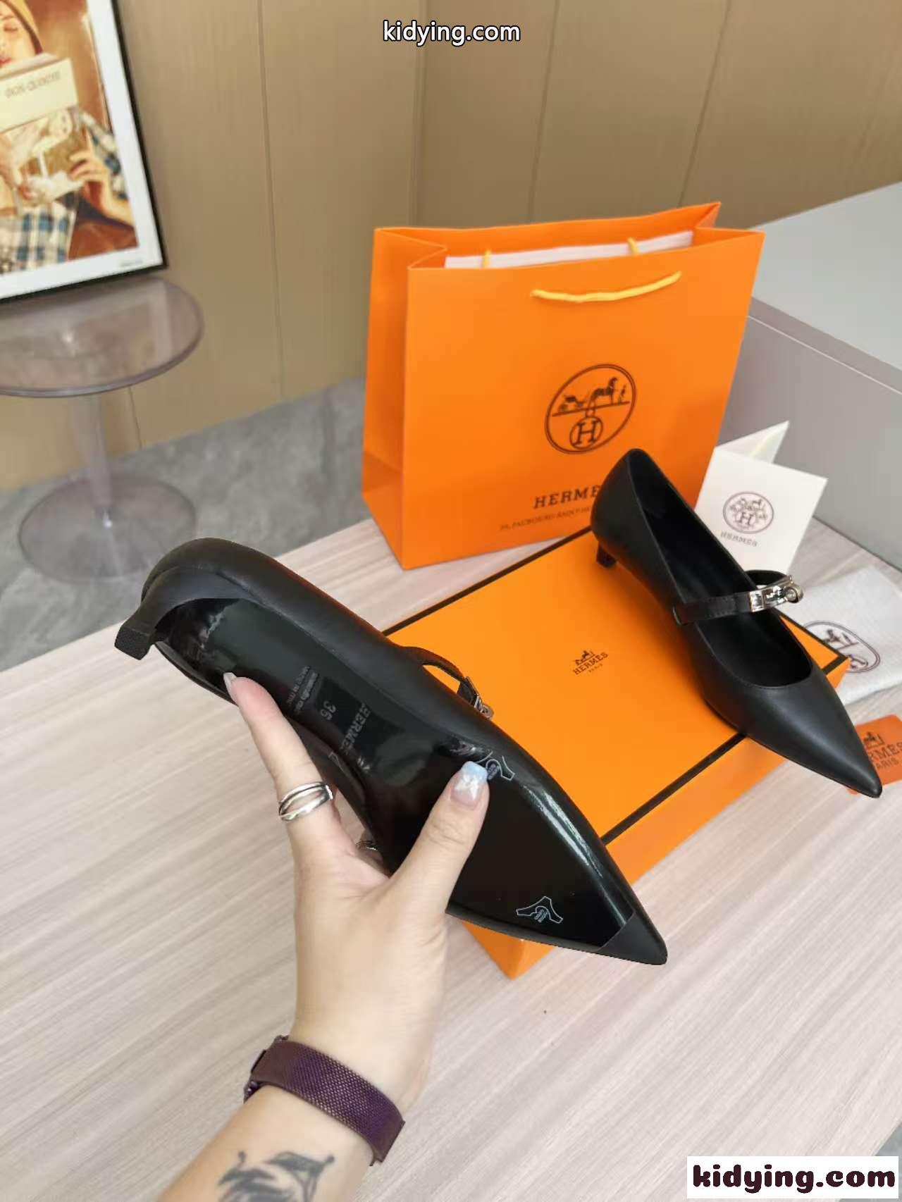 人気 洗練された ケリーバックル エルメス パンプス キアラ コピー ブラック-3