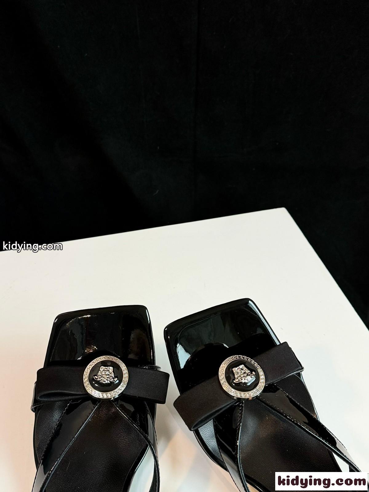 ジャンニ リボン レザー サンダル 6.5cm ヴェルサーチェ パンプス スーパーコピー ブラック-1