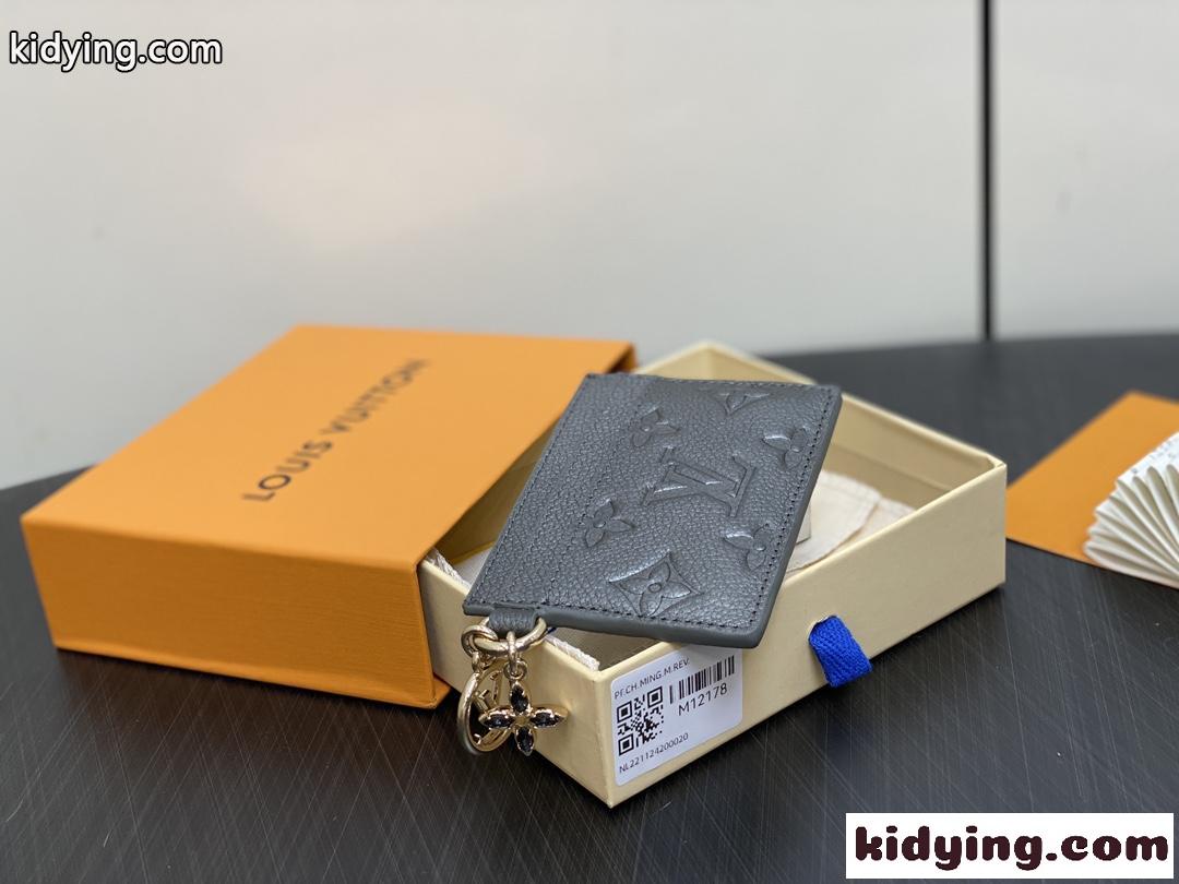 ルイ・ヴィトン カードケース ポルト カルト・LV チャーム スーパーコピー M12178-0