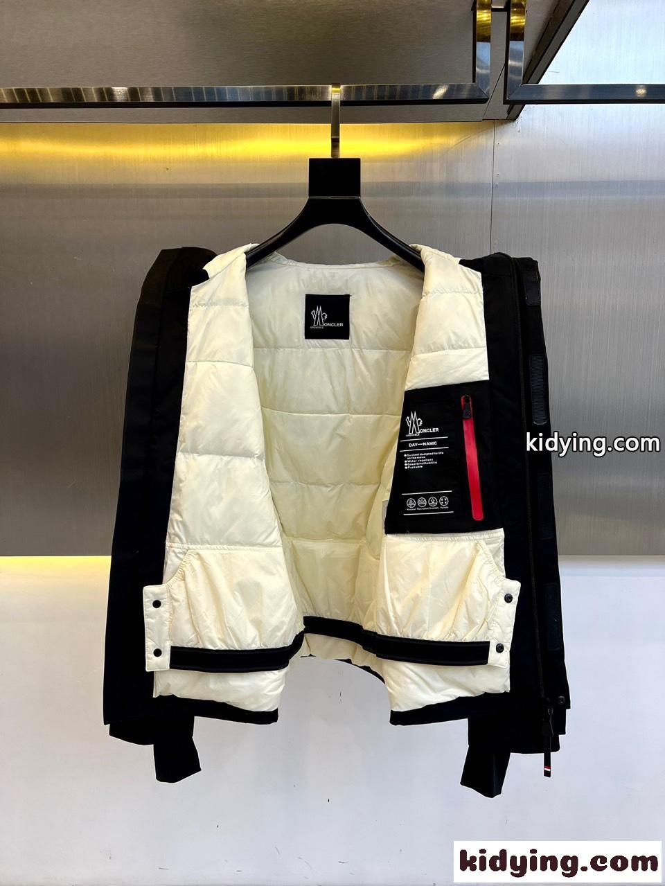カジュアル GORE-TEX ダウンブルゾン モンクレール ダウンジャケット コピー ブラック-3