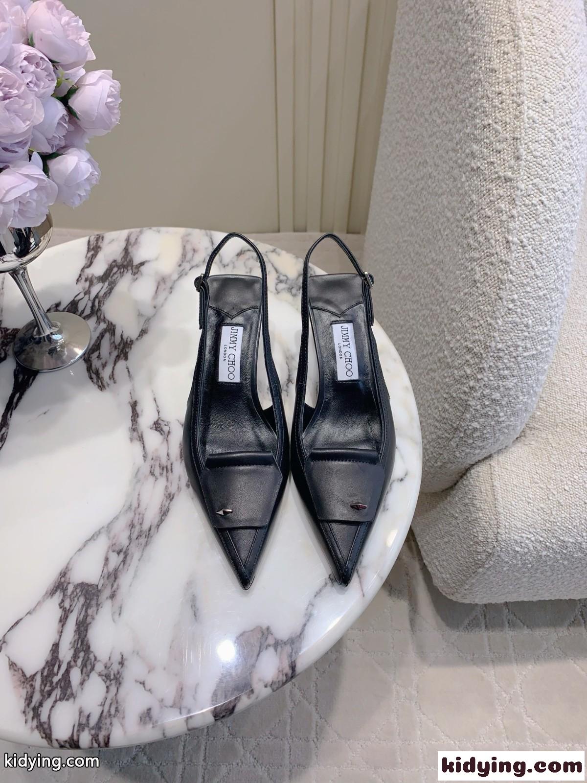 上品 洗練された スリングバック ジミーチュウ パンプス スーパーコピー ブラック-2