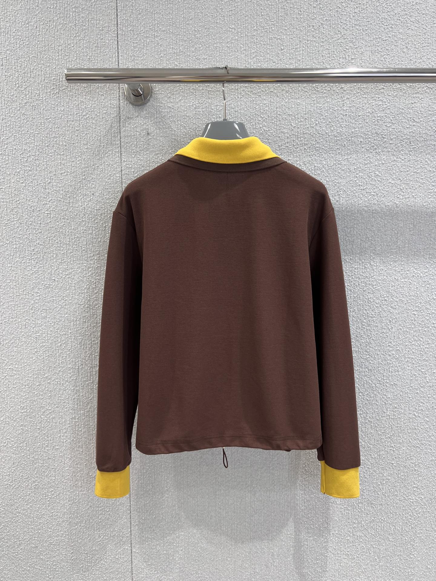 上品 カジュアル 配色 プラダ Tシャツ 偽物 長袖ポロシャツ ブラウン-1