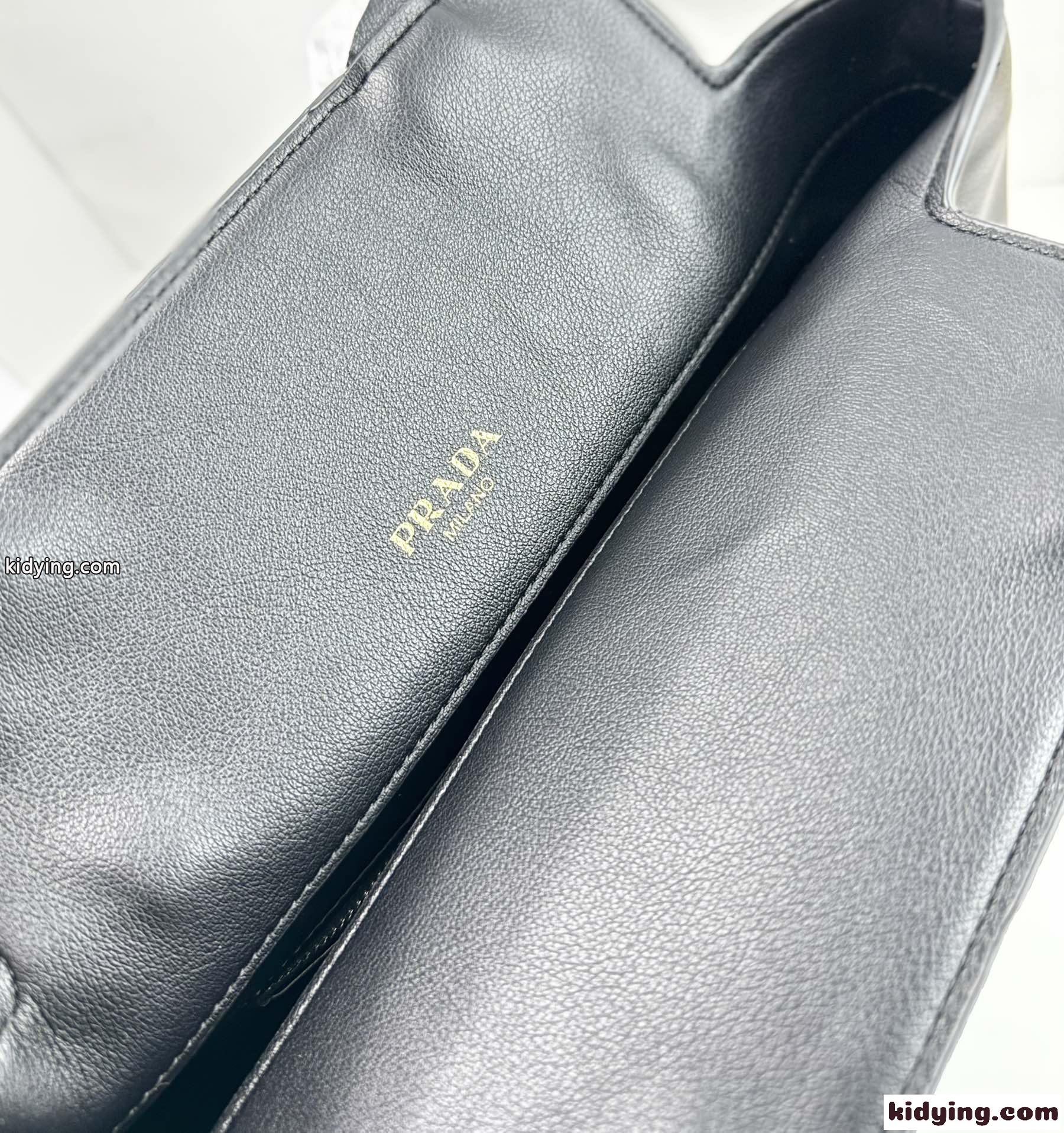 新作♪PRADA エチュード ミディアム レザーバッグ プラダ バッグ コピー ブラック-4