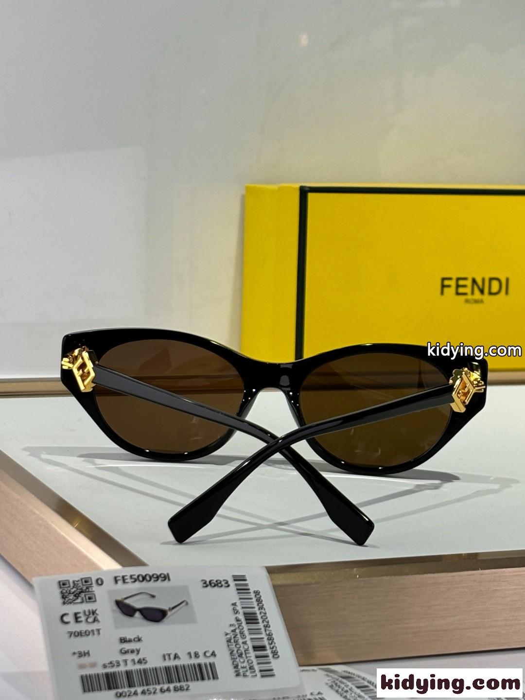 お洒落 合わせやすい フェンディ サングラス コピー メガネ FFロゴ入り-3