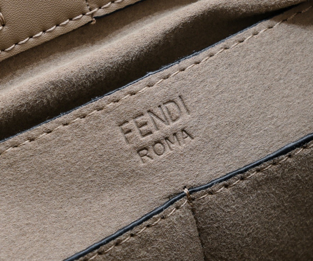 フェンディ バッグ コピー Fendi Origami スモール グレーレザー 変形ミニバッグ-5