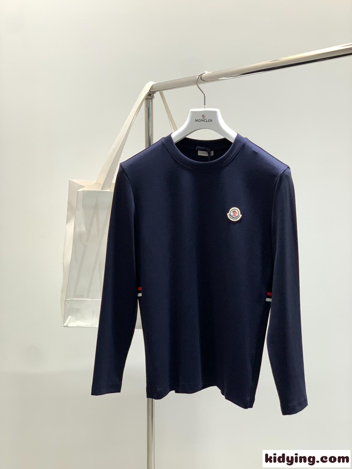 モンクレール Tシャツ 偽物 シンプル 定番 クルーネック 長袖Tシャツ ネイビー-1