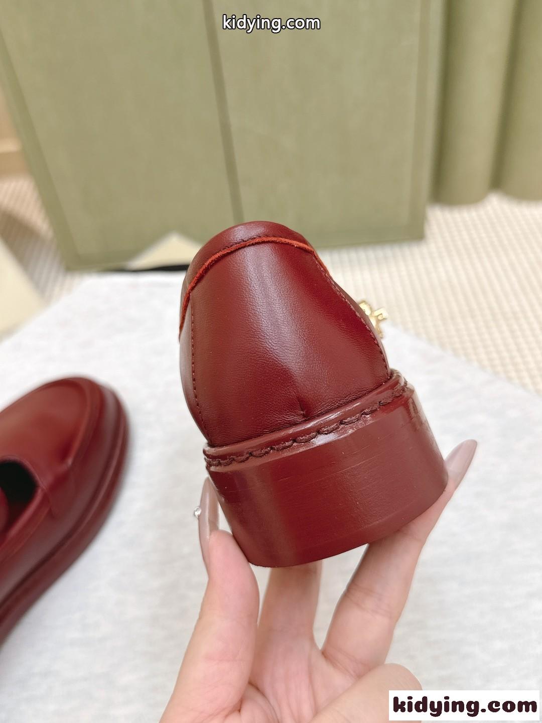 上品 25K ローファー シャネル シューズ コピー シンプル ターンロック レッド-3