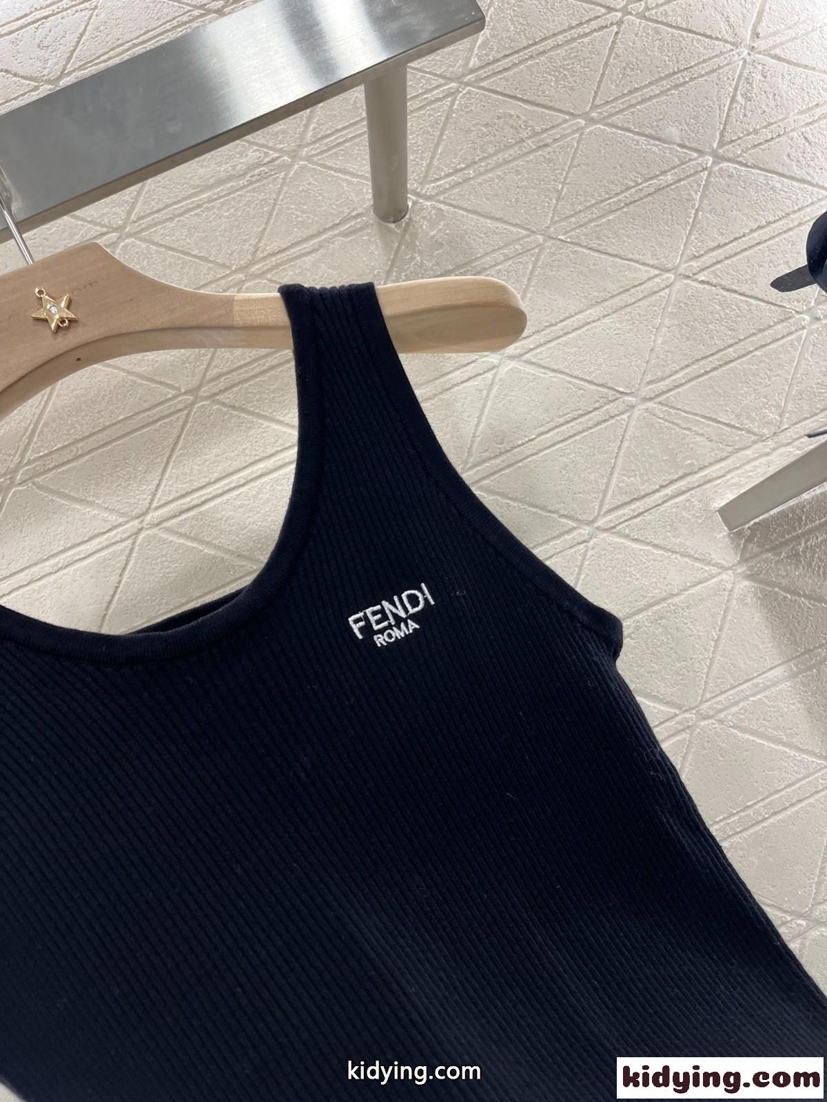 シンプル 刺繍入り リブ編みニット タンクトップ フェンディ ニット コピー ブラック-1