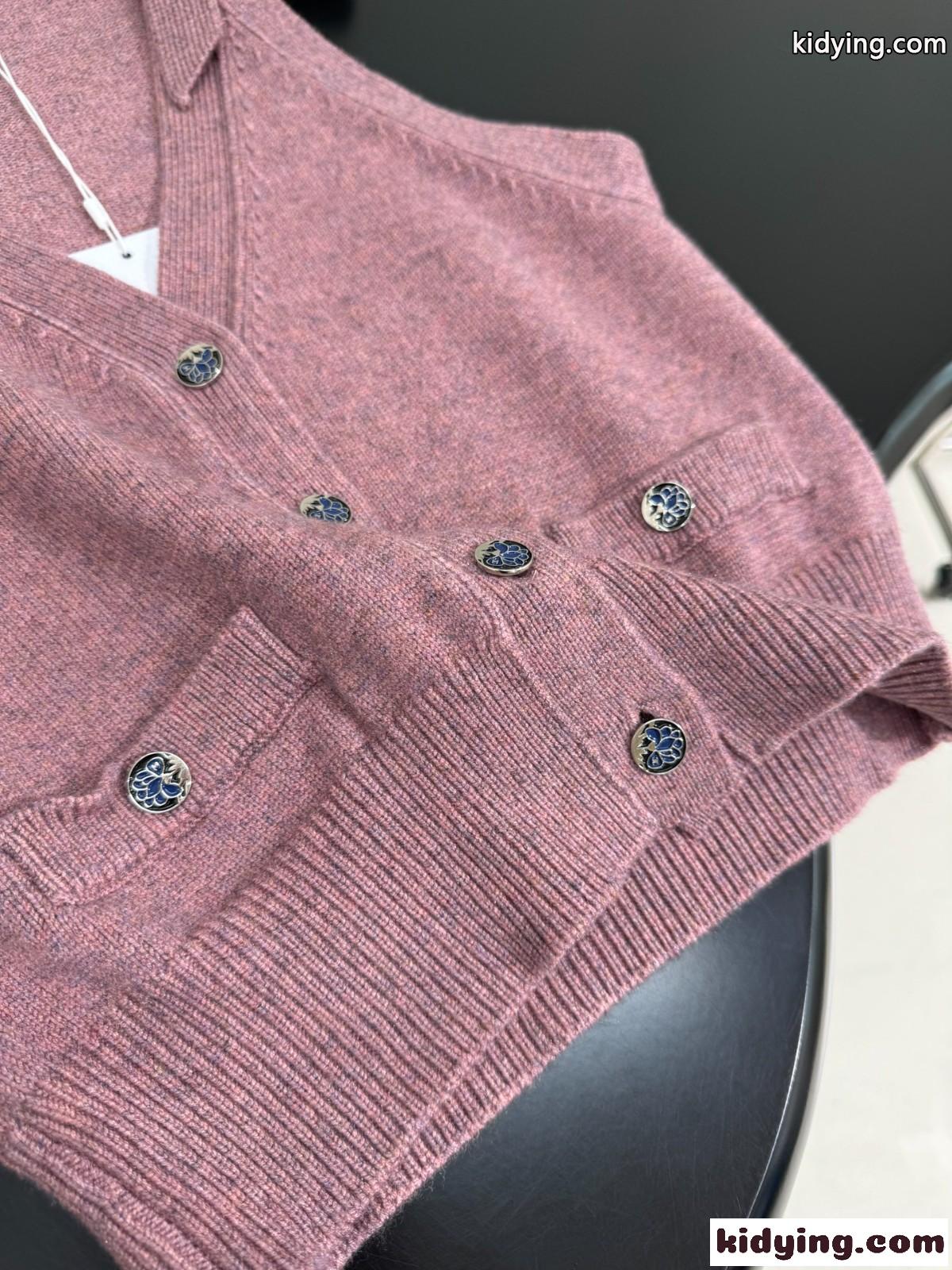 オシャレ度UP♪洗練された ニットベスト シャネル ニット コピー Vネック-4