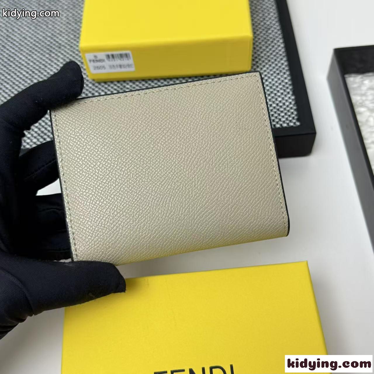 シンプル 小銭入れ付き 2つ折り財布 フェンディ 財布 スーパーコピー グレー-1