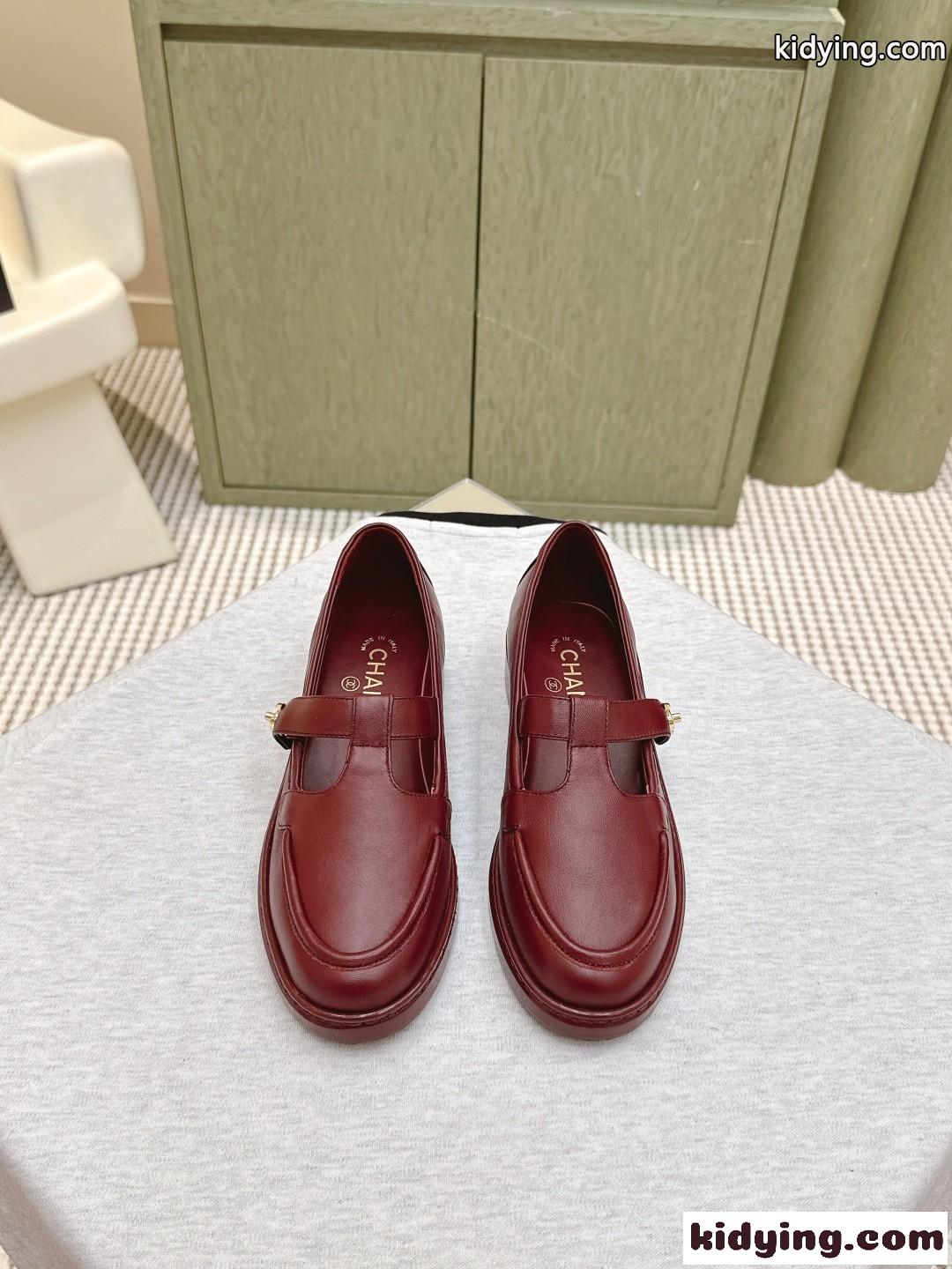 上品 25K ローファー シャネル シューズ コピー シンプル ターンロック レッド-2