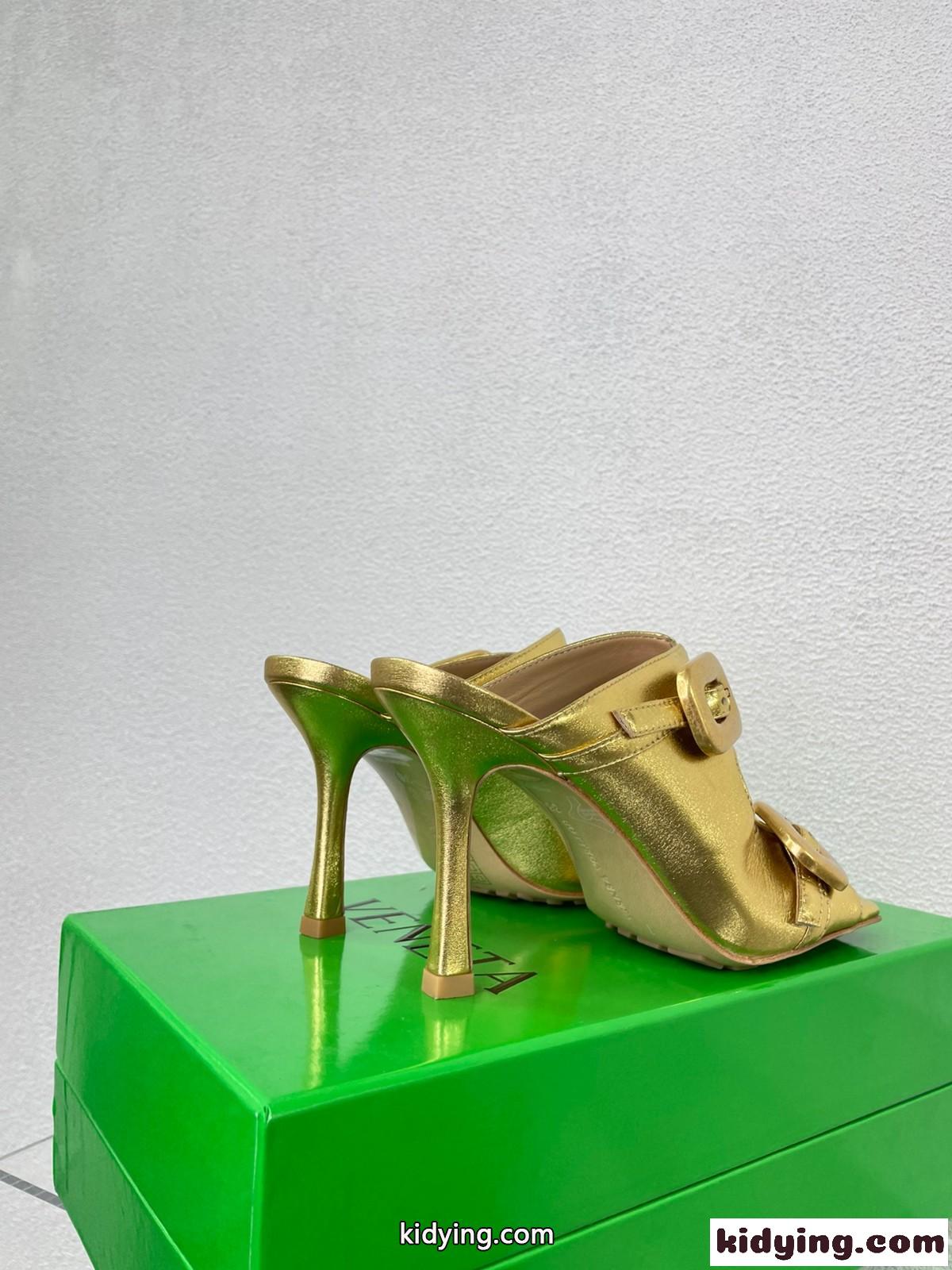 ストレッチ バックルミュールサンダル ボッテガ・ヴェネタ サンダル スーパーコピー ゴールド-3