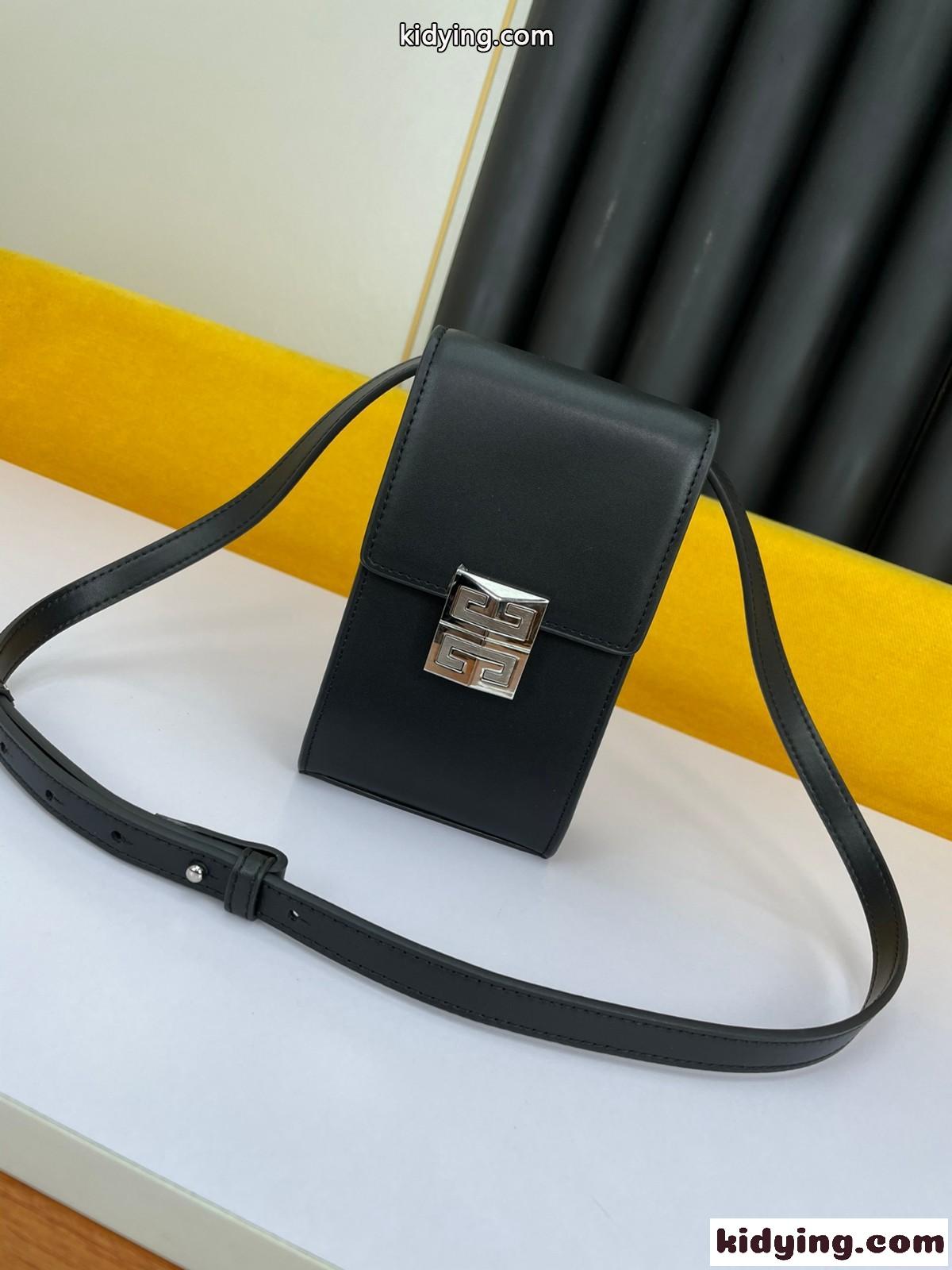カジュアル 斜め掛け ポーチ 上品 ミニ 4G ジバンシィ バッグ コピー おしゃれ-0