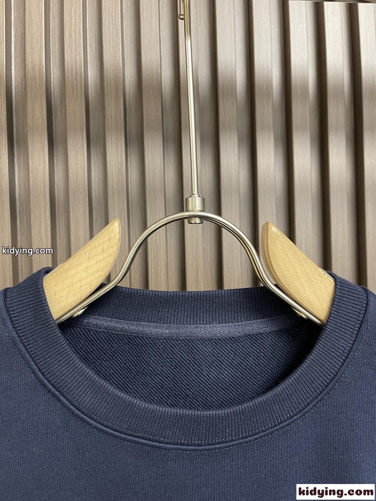 カジュアル 合わせやすい スウェットシャツ ヴァレンティノ Tシャツ コピー クルーネック-4