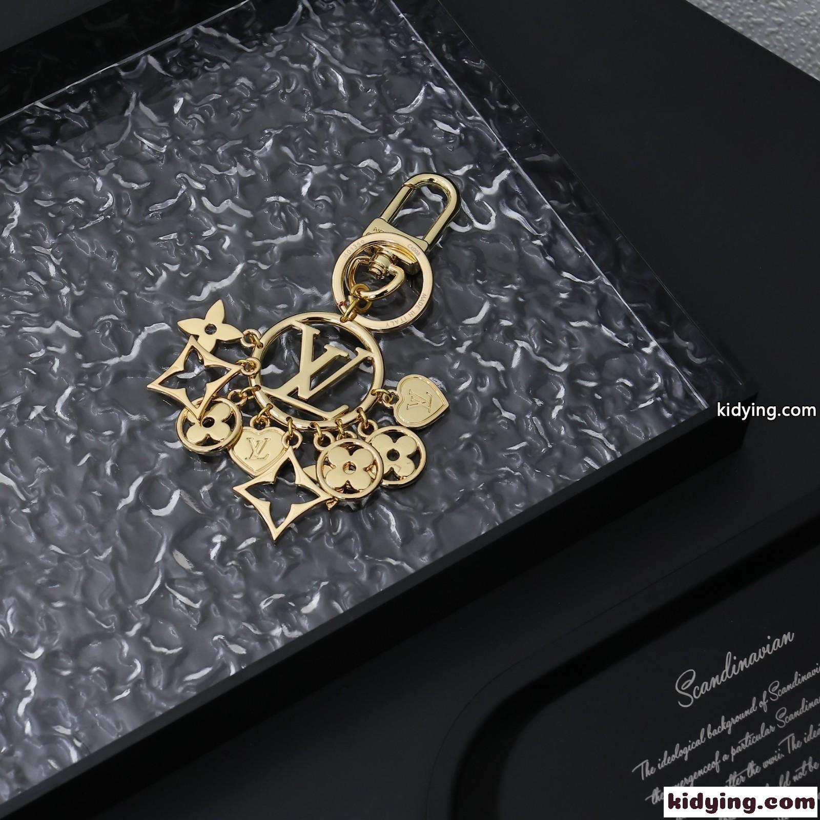 M01359 キーホルダー・LV サークル トゥインクリング ルイ・ヴィトン キーホルダー コピー-4