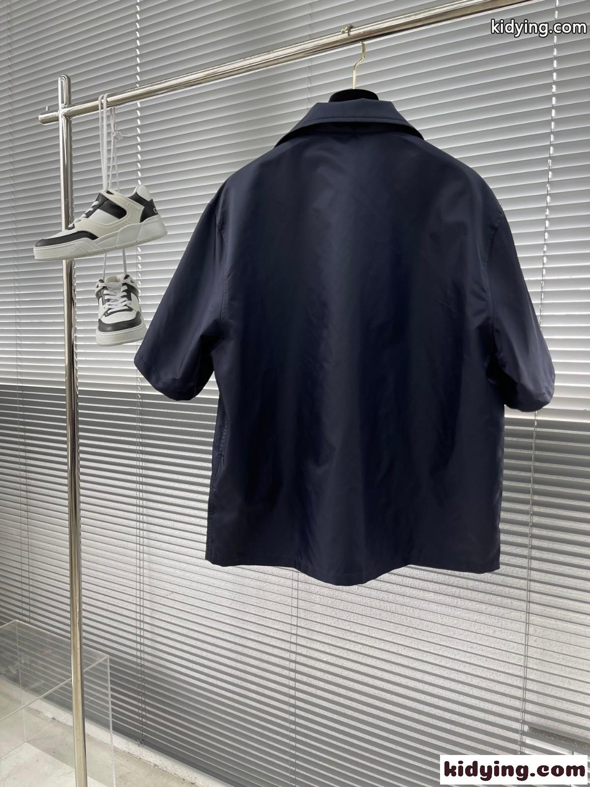 人気 おしゃれ 半袖 Re-Nylon シャツ プラダ シャツ コピー メンズ ファッション-4