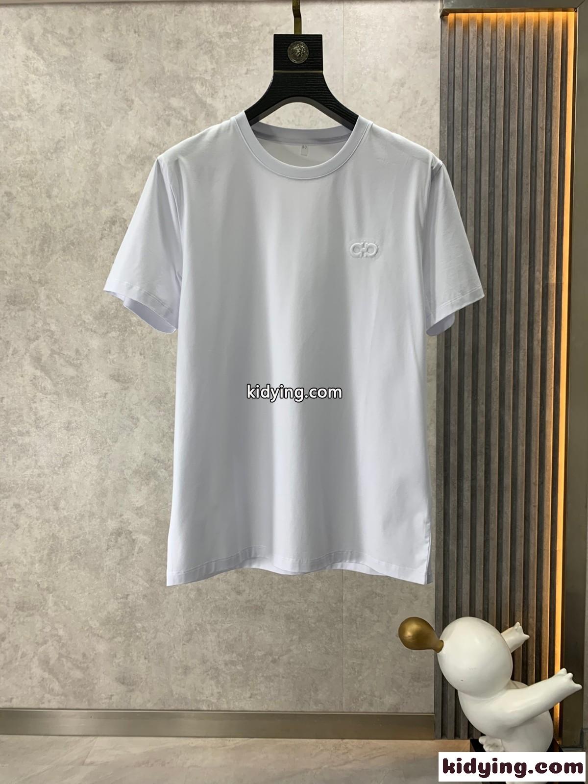サルヴァトーレ・フェラガモ Tシャツ コピー シンプル 着回し クルーネック 半袖Tシャツ-2