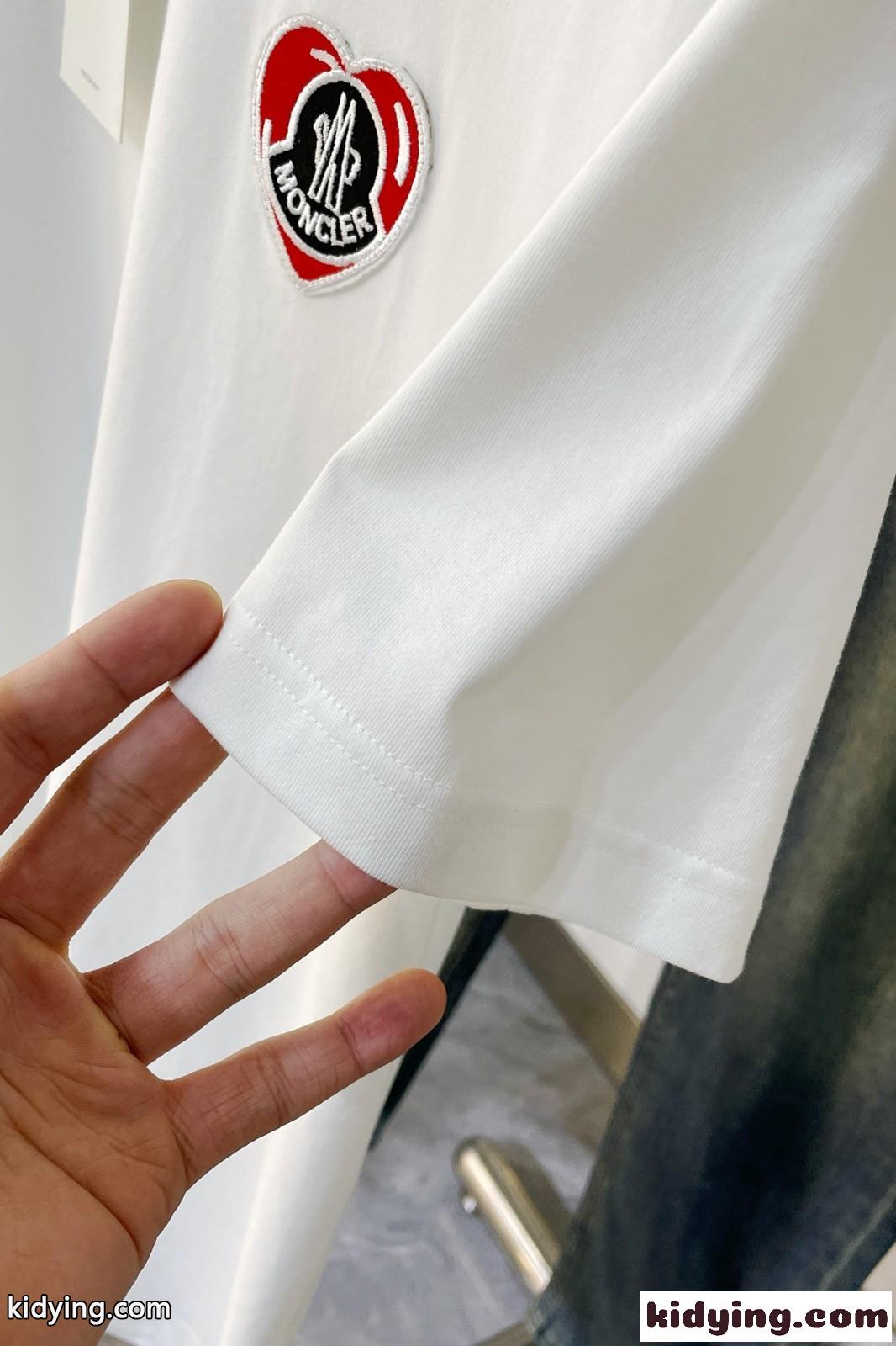 カジュアル モンクレール Tシャツ コピー 定番 刺繍入り 半袖Tシャツ-4